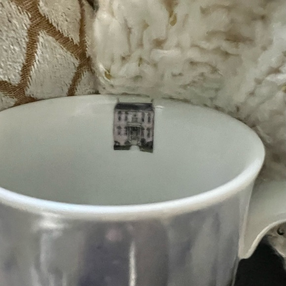 SAVANNAH Historic Scenic COFFEE Tea CUP Patsy Gullett FINE PORCELAIN 10 oz. Mug - Picture 6 of 10